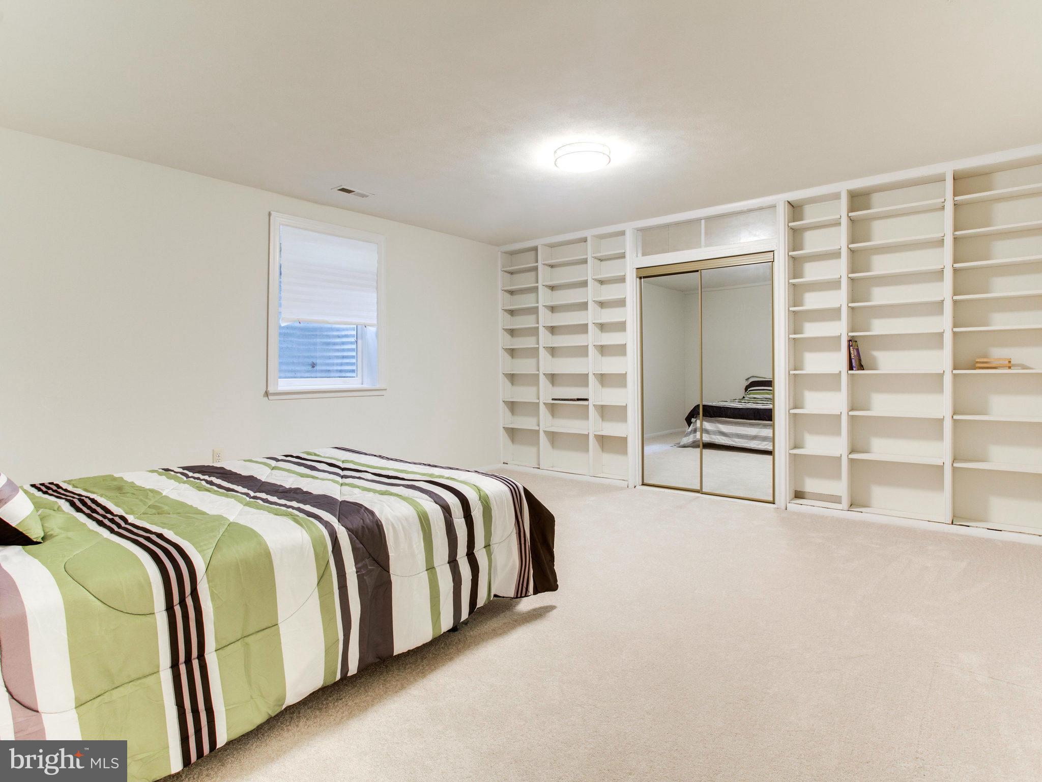 VIRGINIA CHASE - Residential