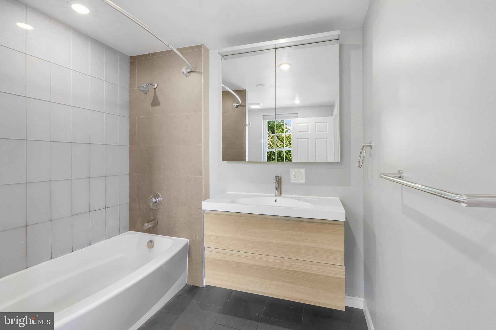 NORTHERN LIBERTIES - Residential Lease