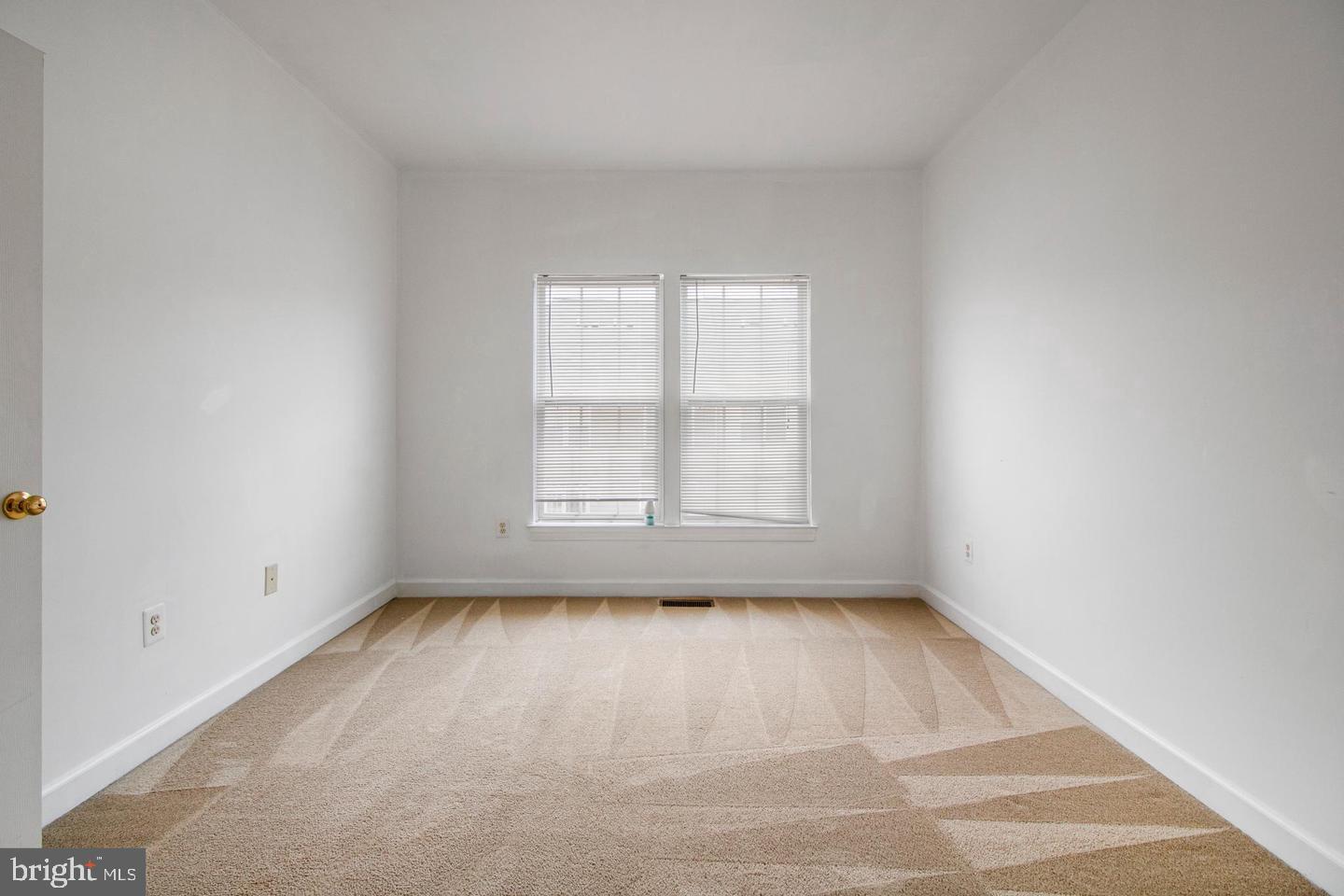 VILLAGES OF POTOMAC AT INDIAN HEAD - Residential Lease