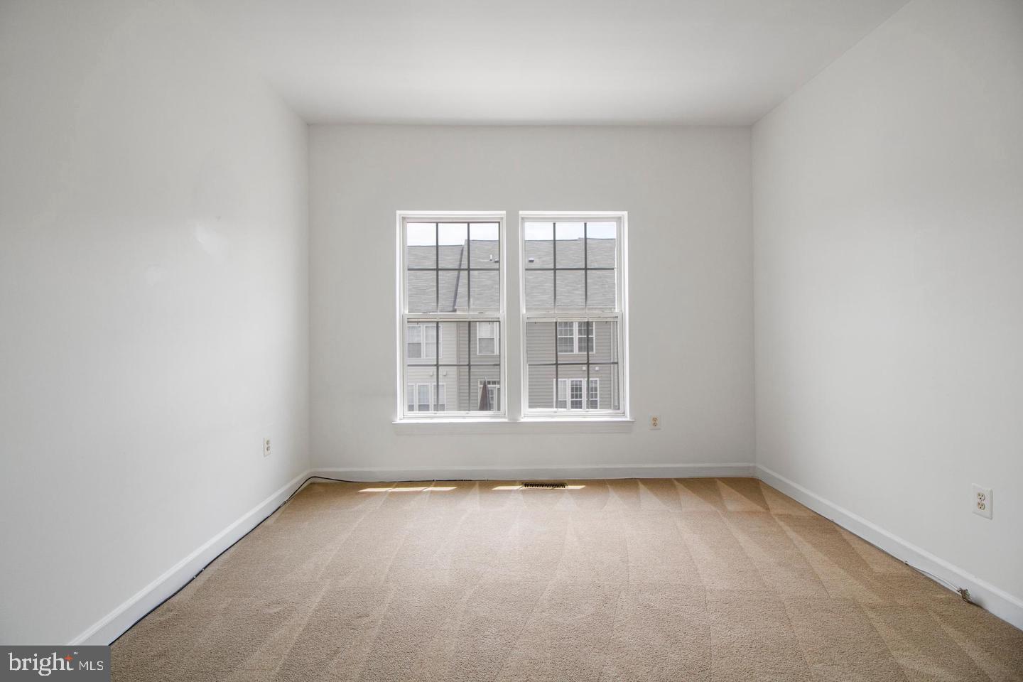 VILLAGES OF POTOMAC AT INDIAN HEAD - Residential Lease