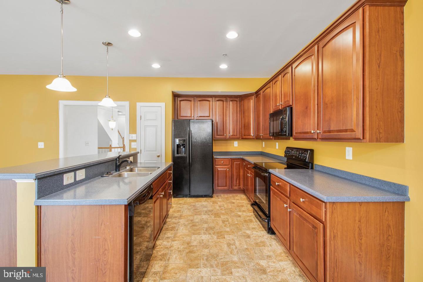 VILLAGES OF POTOMAC AT INDIAN HEAD - Residential Lease