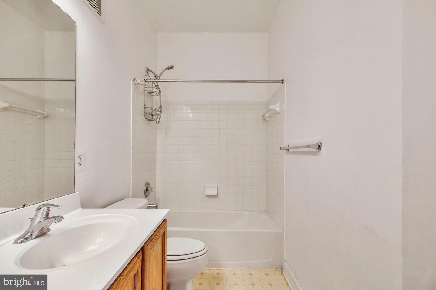 VILLAGES OF POTOMAC AT INDIAN HEAD - Residential Lease