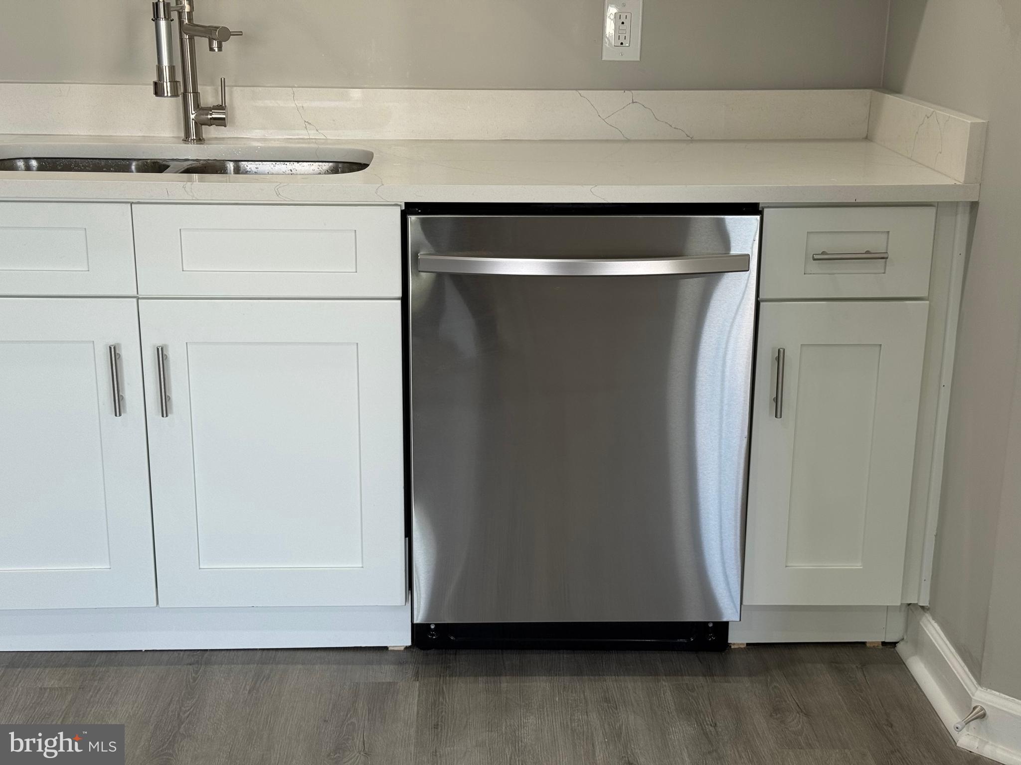 6900 SAINT IGNATIUS DRIVE 0304