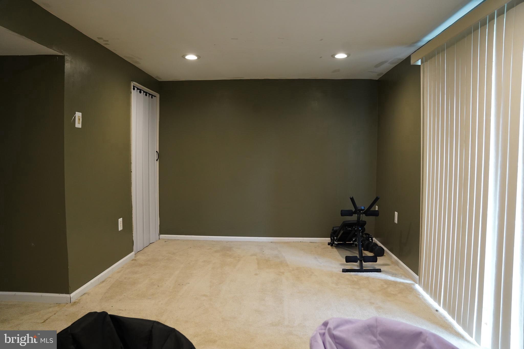 HARFORD SQUARE - Residential