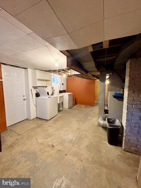 GLENBROOK VILLAGE - Residential Lease