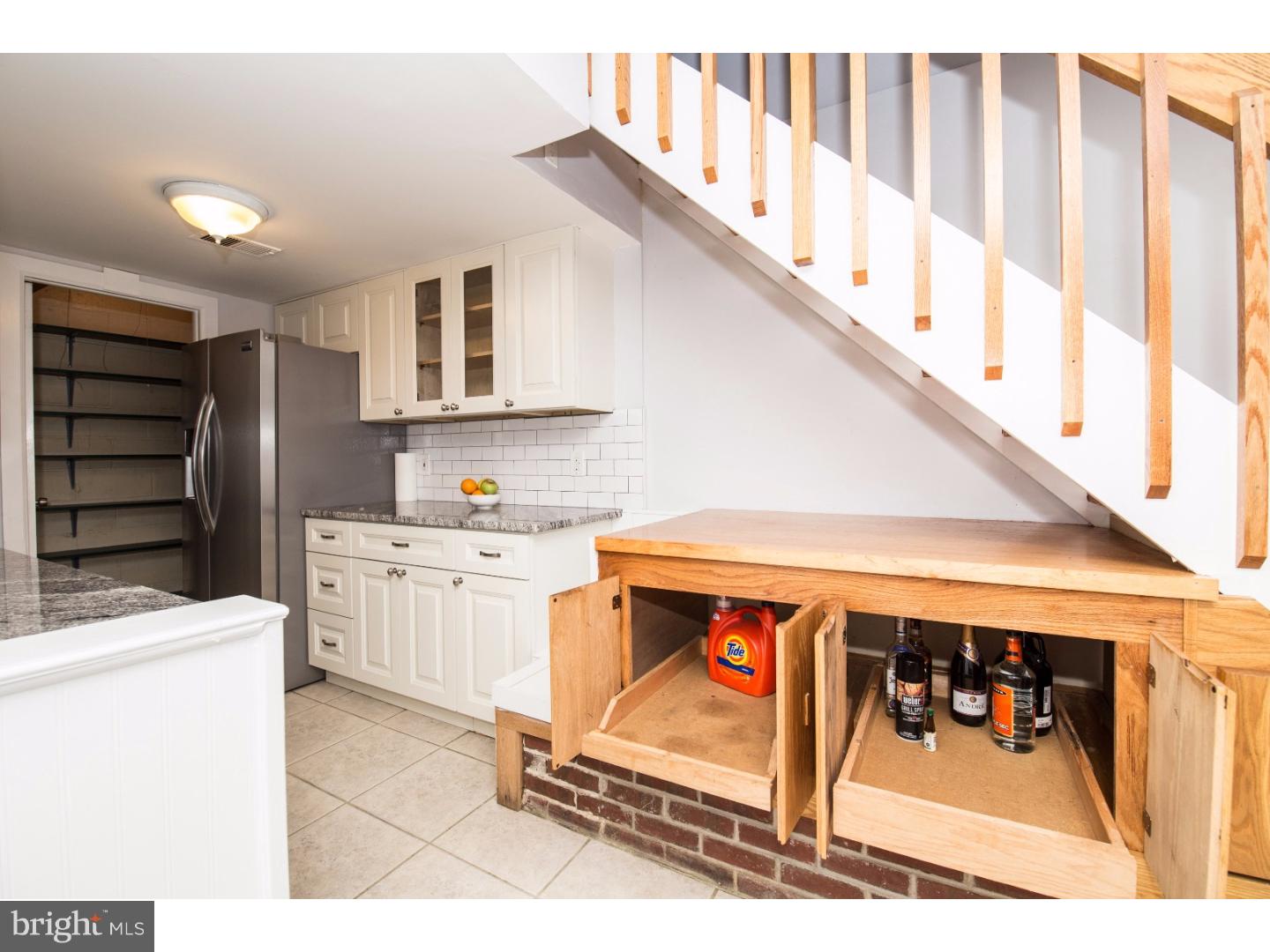 QUEEN VILLAGE - Residential