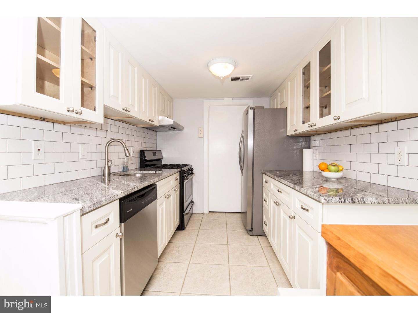 QUEEN VILLAGE - Residential