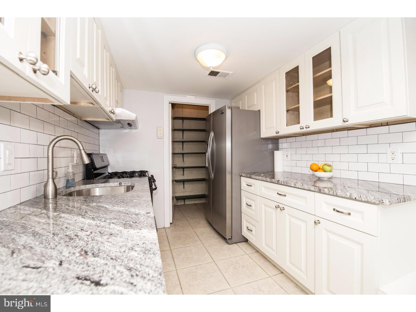 QUEEN VILLAGE - Residential