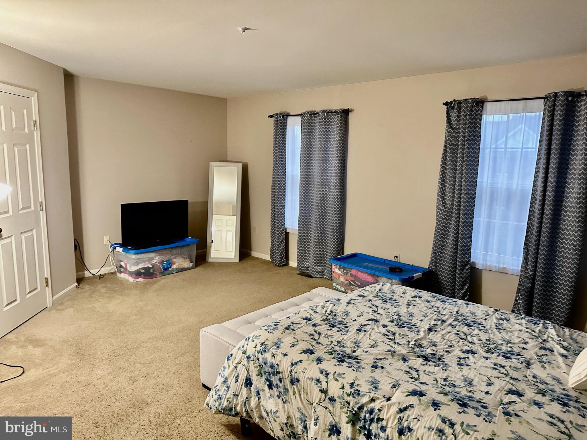 SEVEN OAKS - Residential Lease