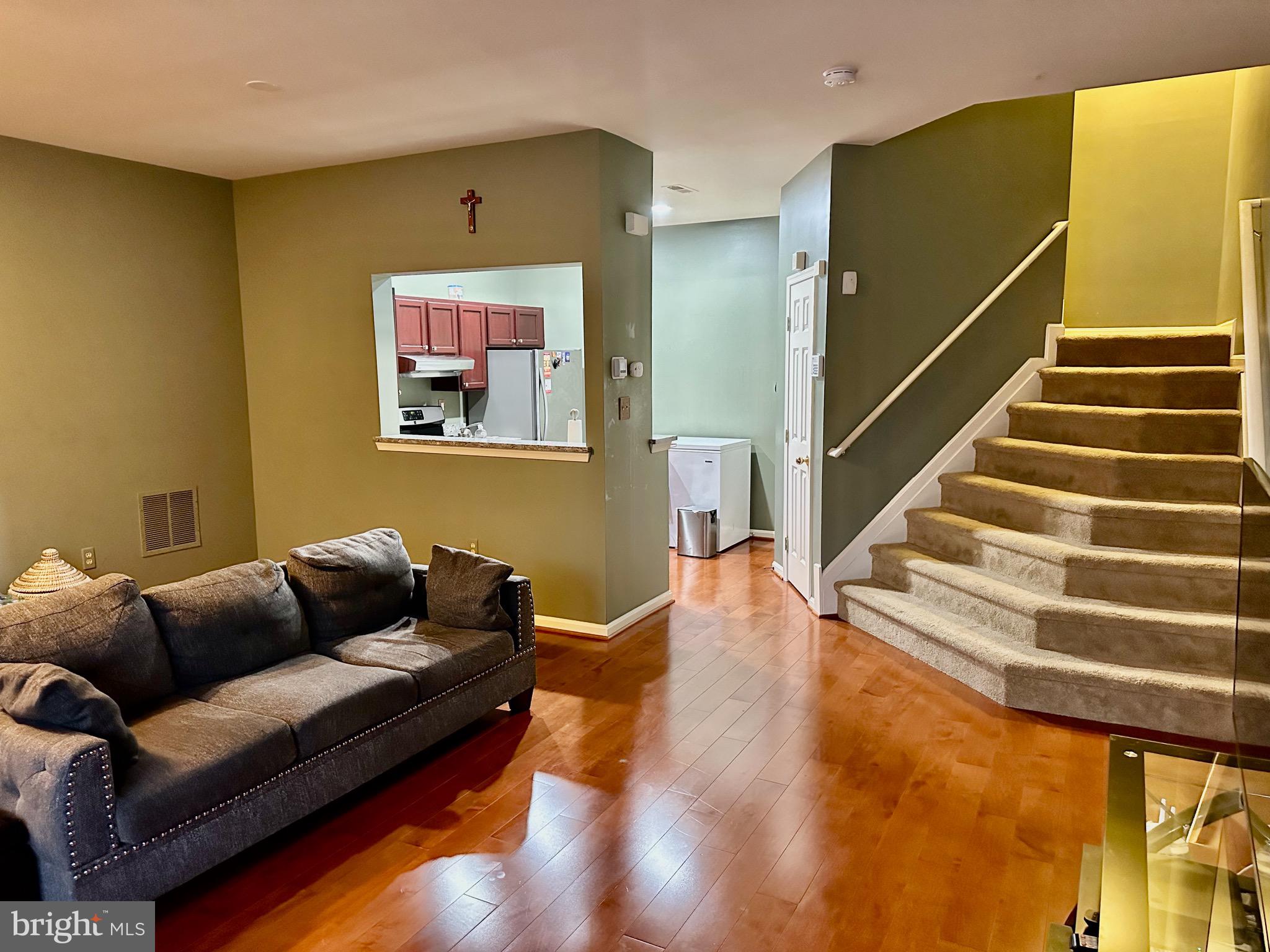 SEVEN OAKS - Residential Lease