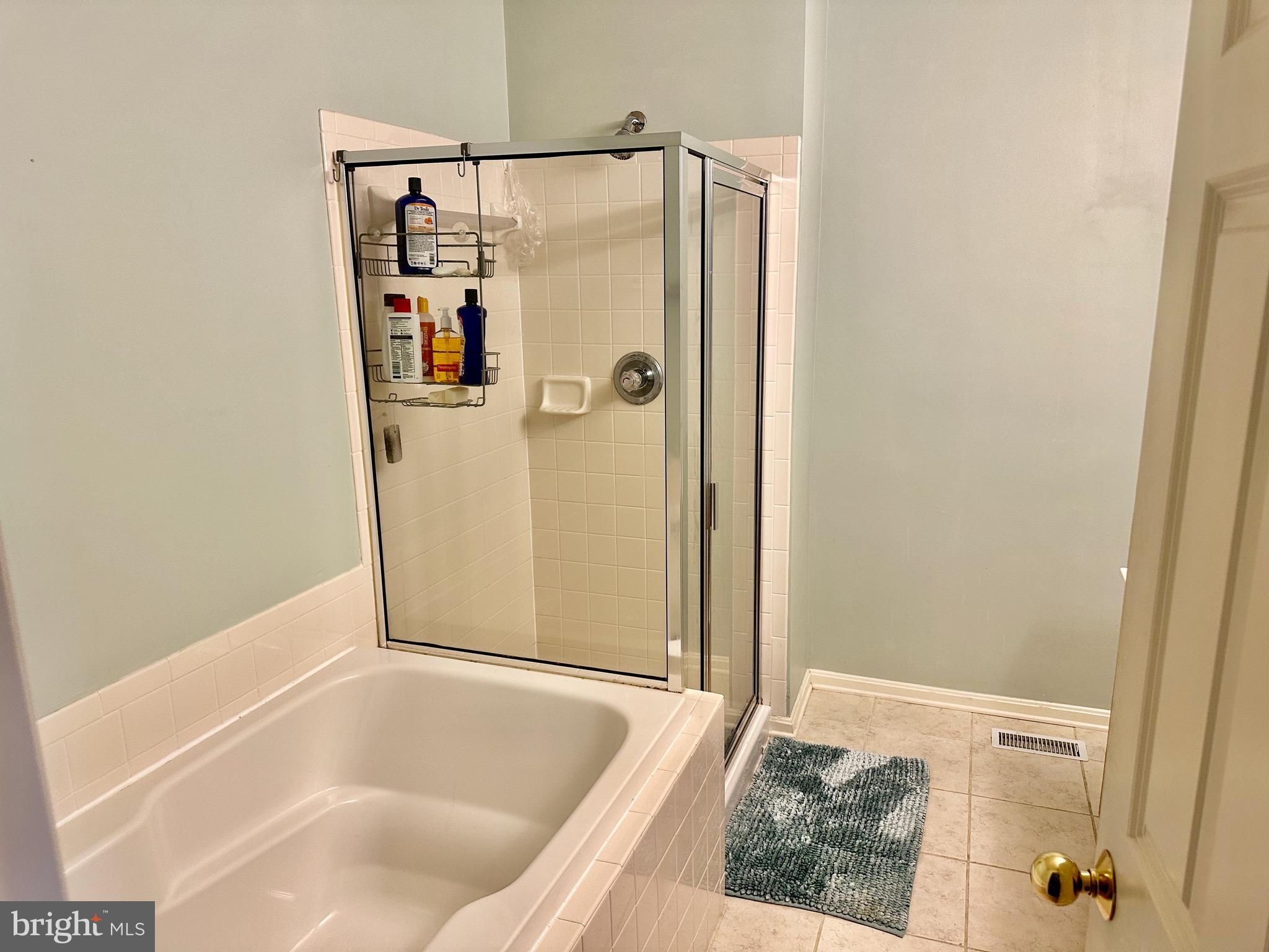 SEVEN OAKS - Residential Lease