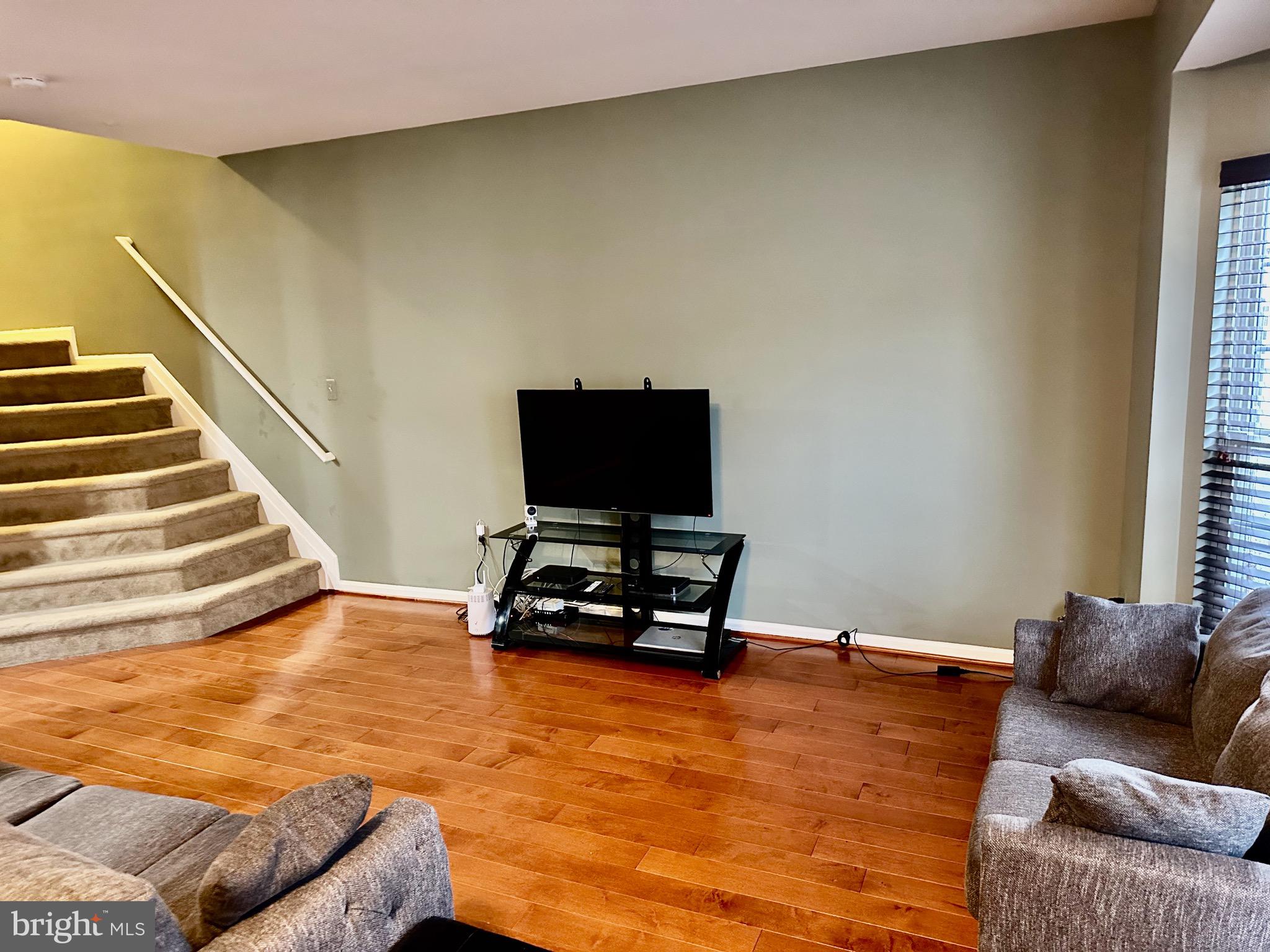 SEVEN OAKS - Residential Lease