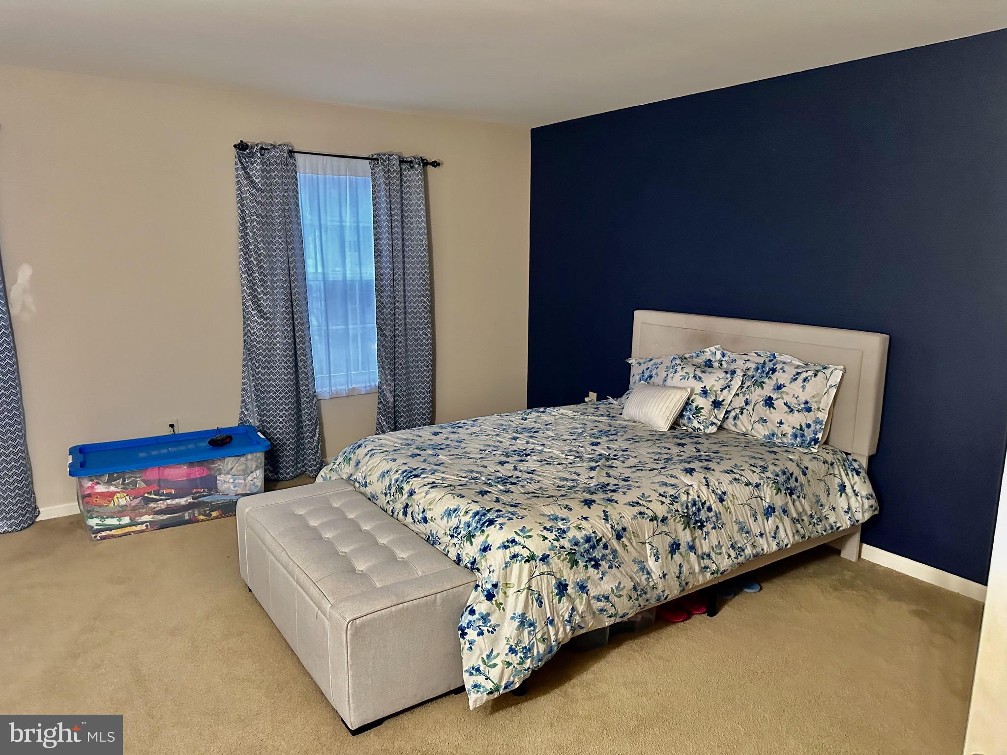 SEVEN OAKS - Residential Lease