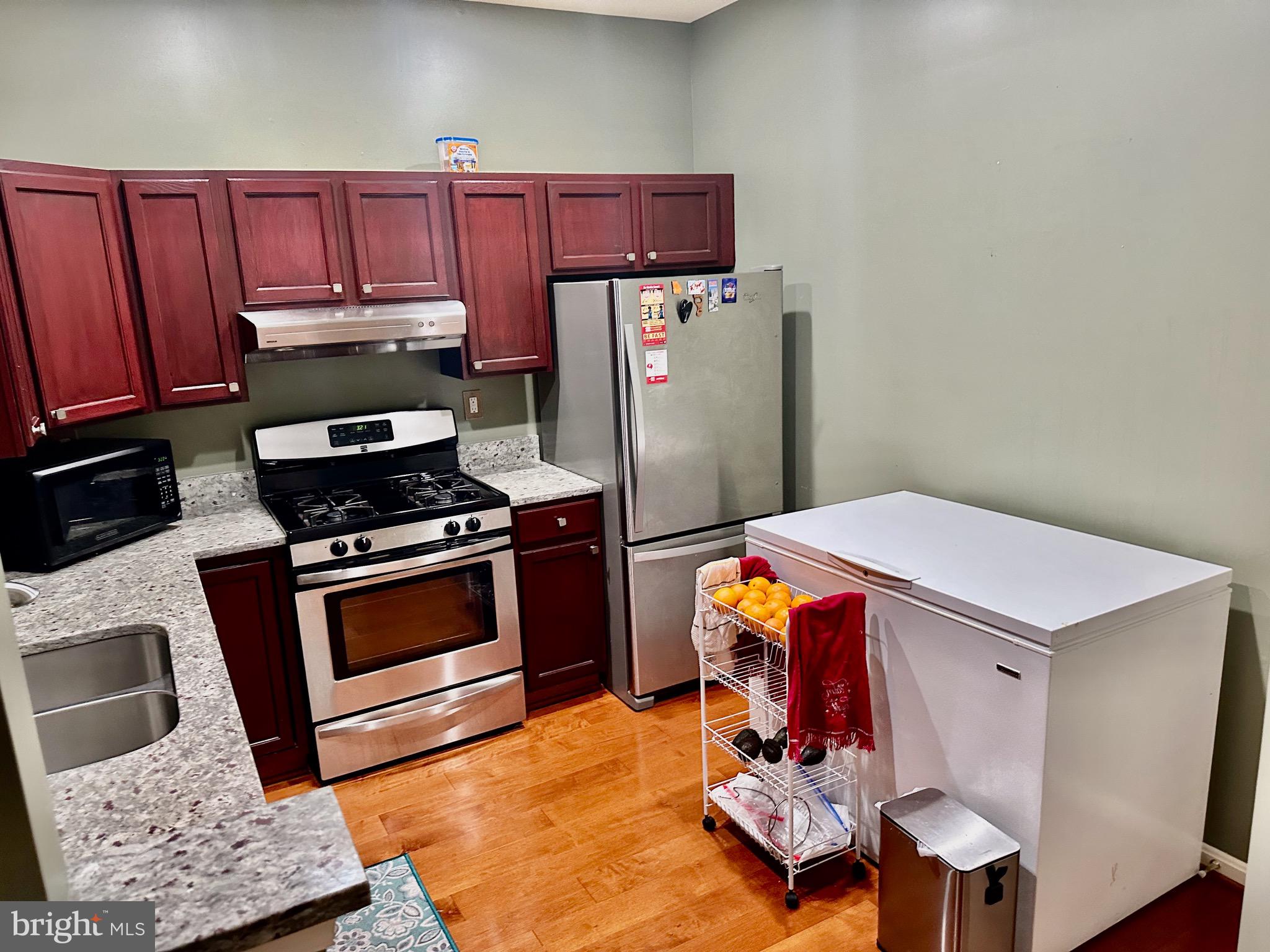 SEVEN OAKS - Residential Lease