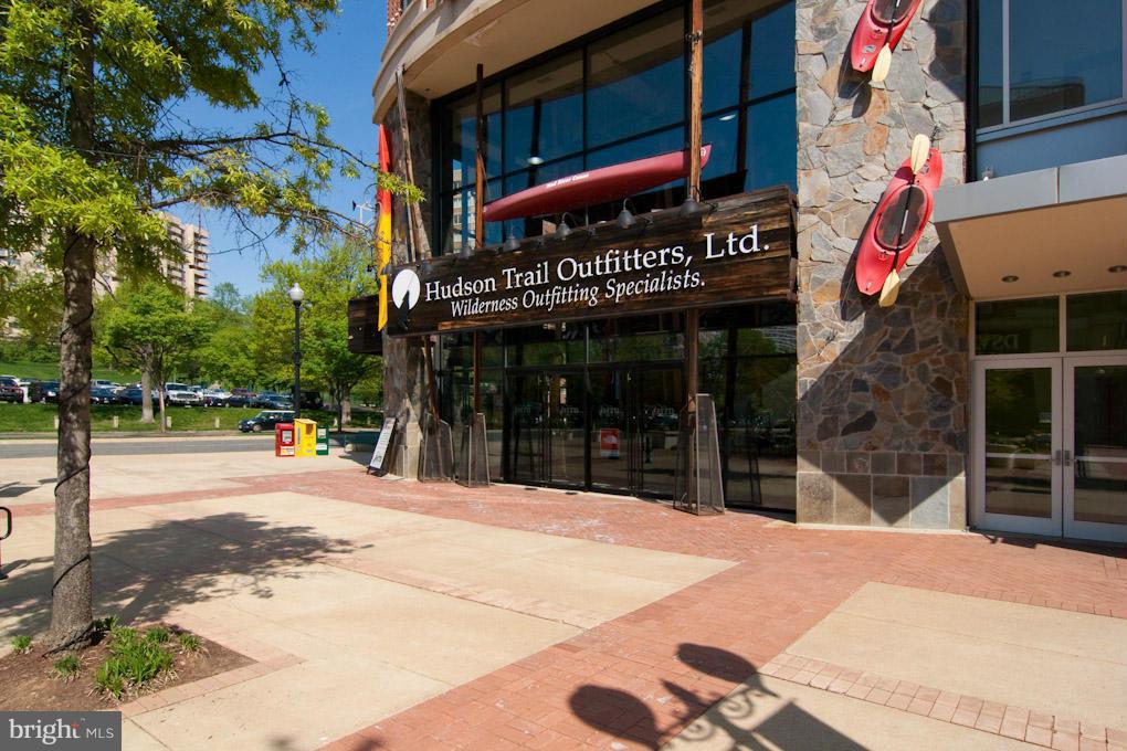 SOUTHAMPTON - Residential Lease