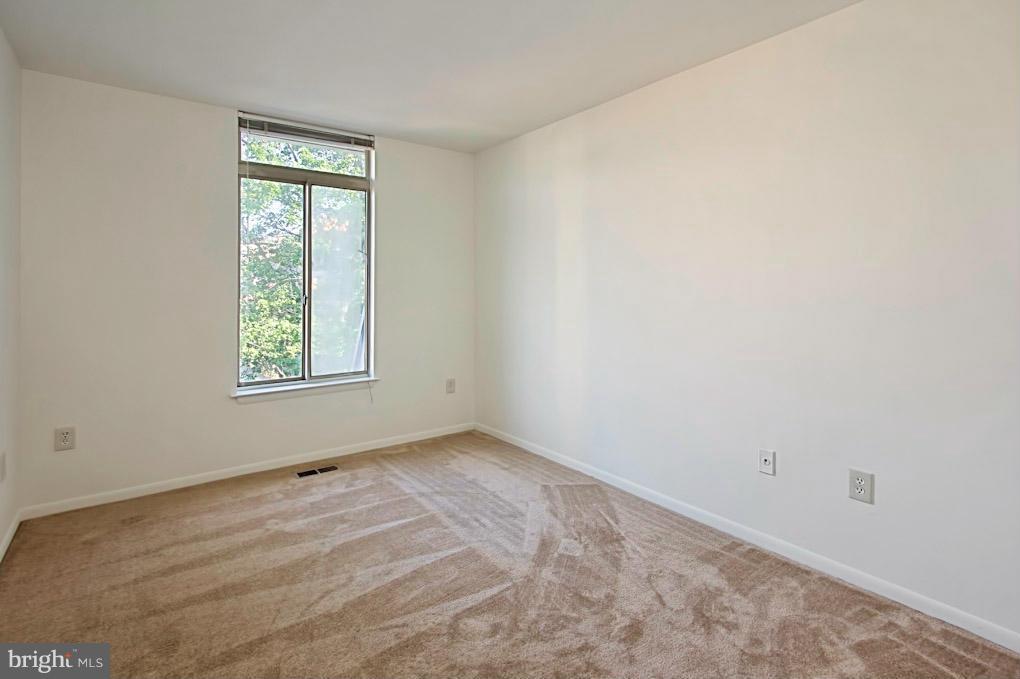 SOUTHAMPTON - Residential Lease