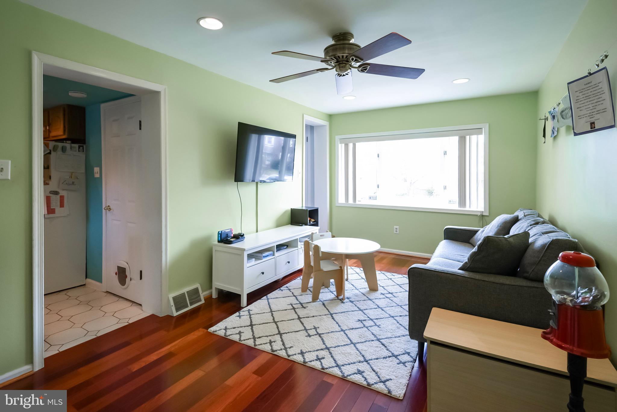 ROXBOROUGH - Residential