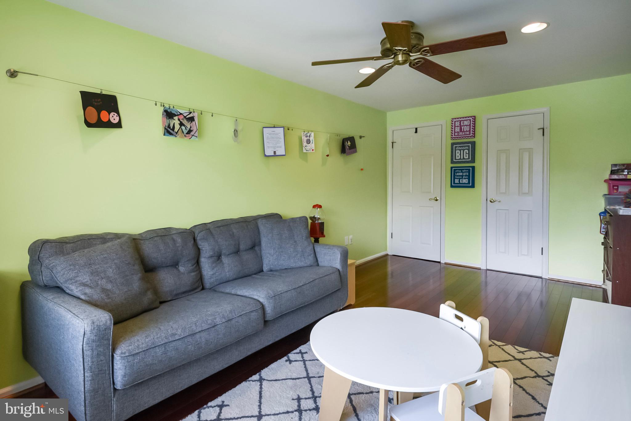 ROXBOROUGH - Residential