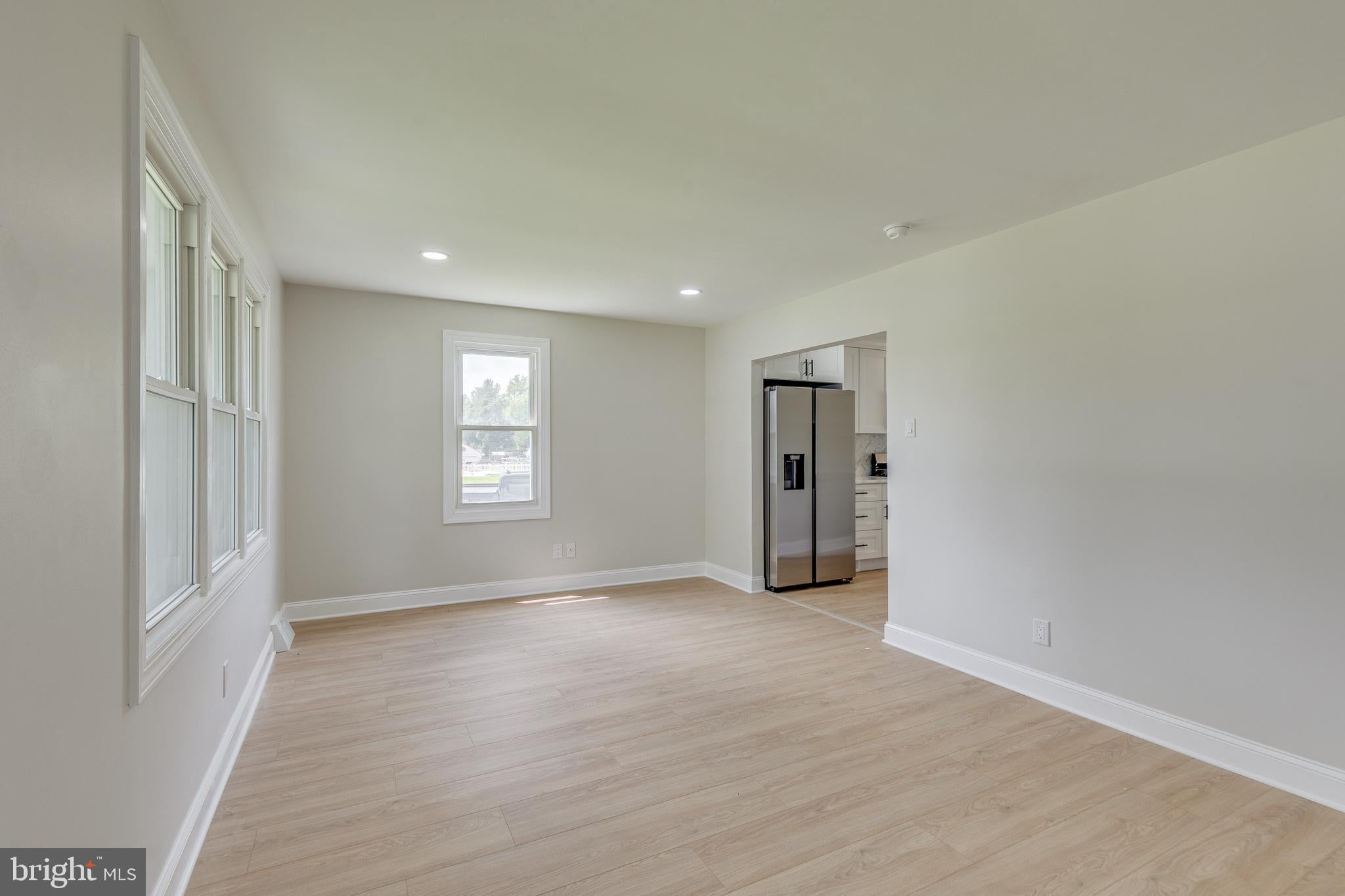 160 E MONMOUTH AVENUE