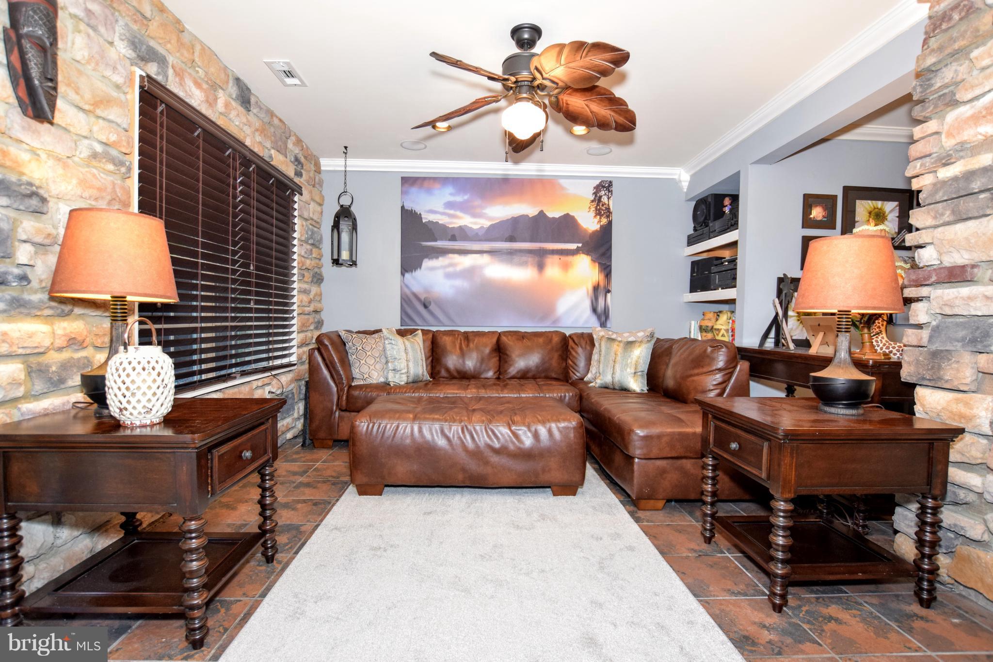 WOODLAND MANOR - Residential