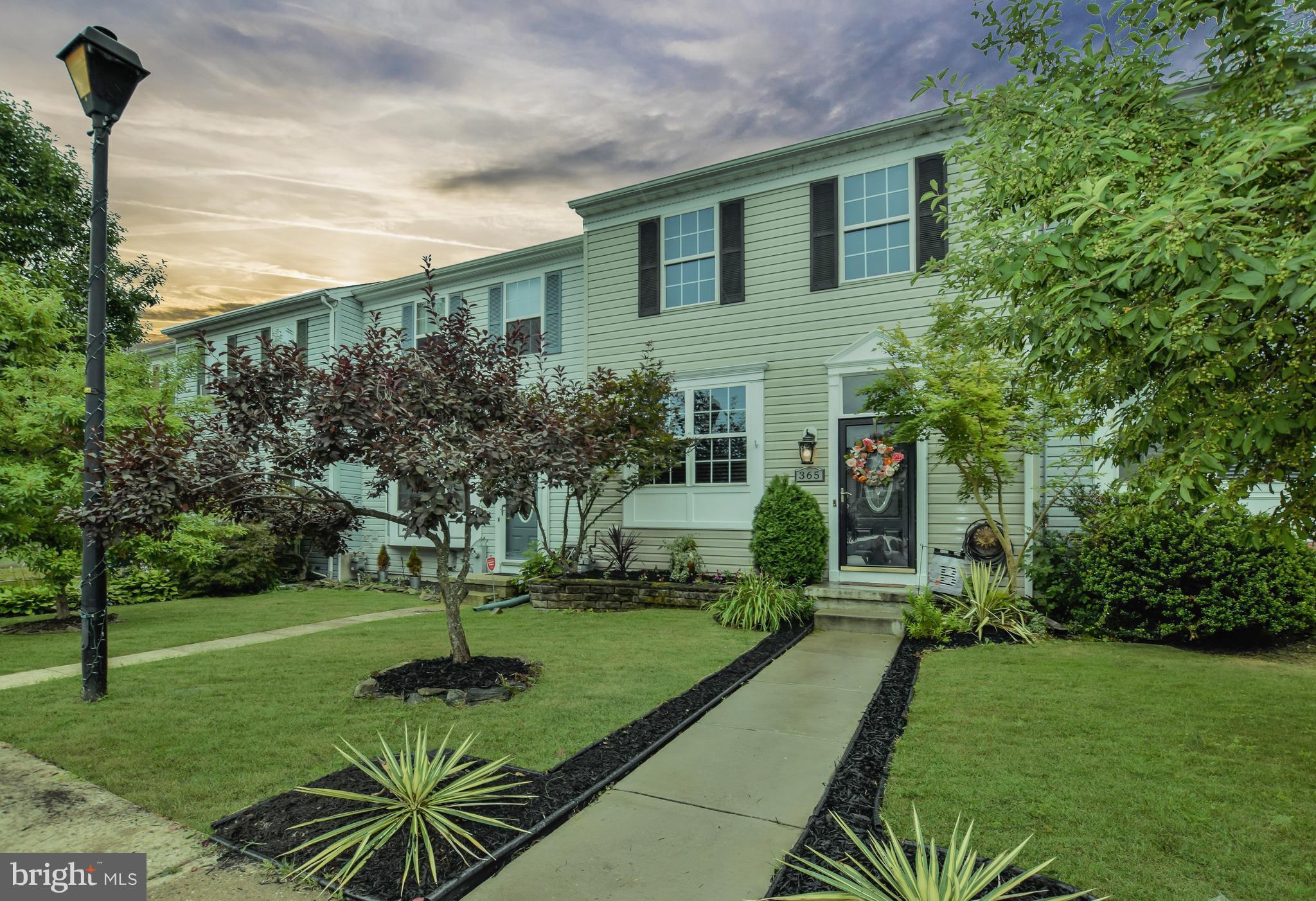 WOODLAND MANOR - Residential