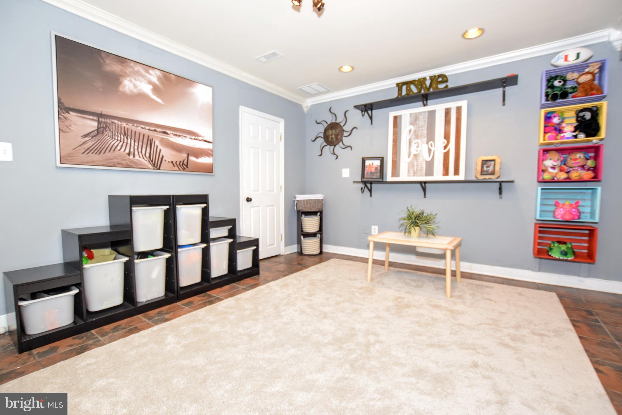 WOODLAND MANOR - Residential