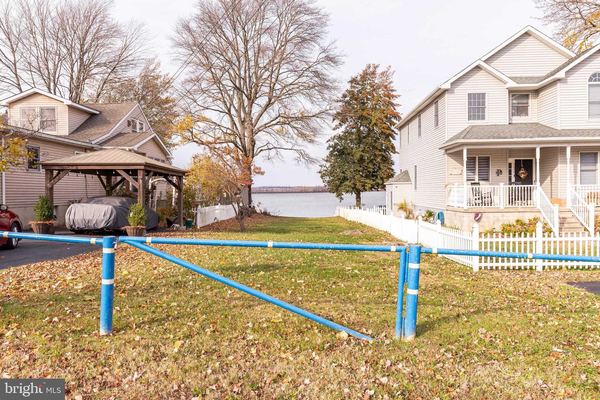 OLIVER BEACH - Residential