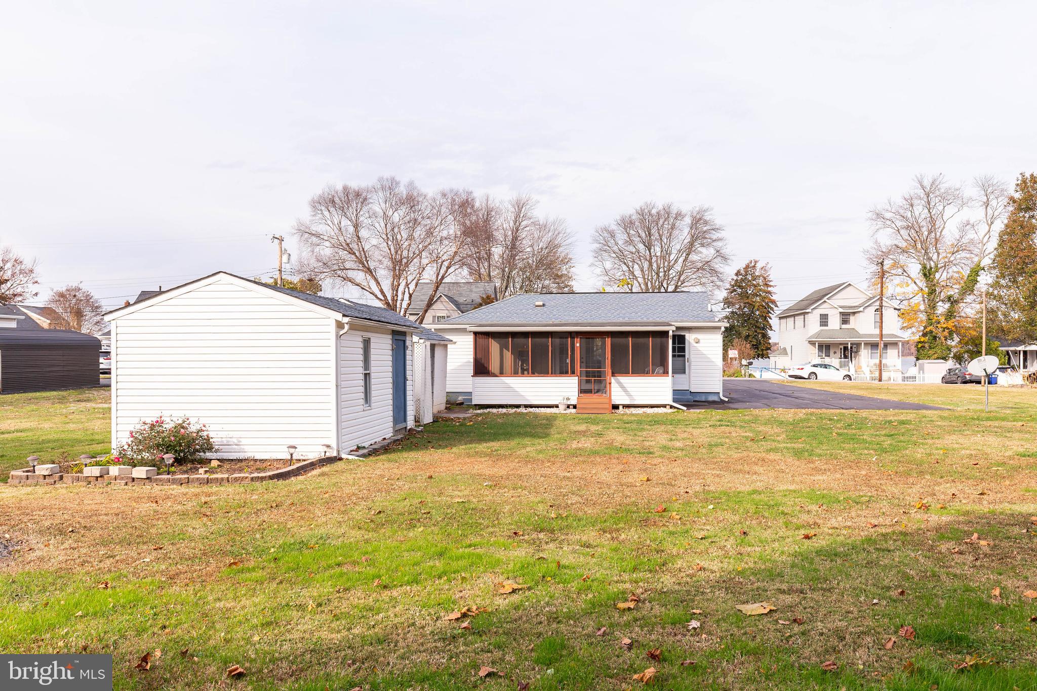 OLIVER BEACH - Residential