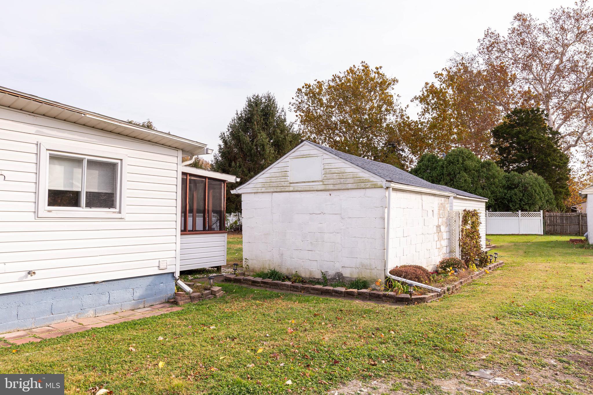 OLIVER BEACH - Residential