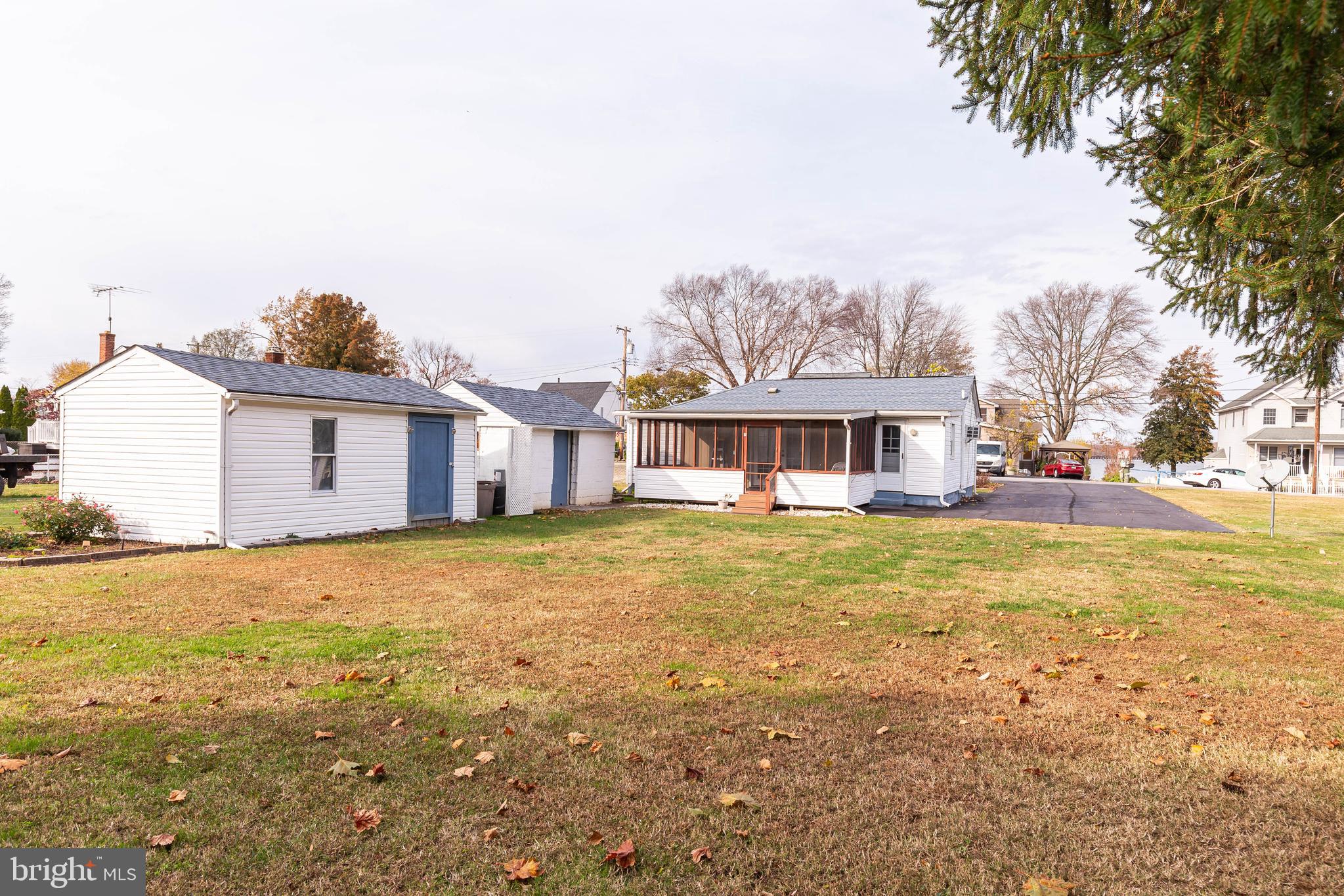 OLIVER BEACH - Residential
