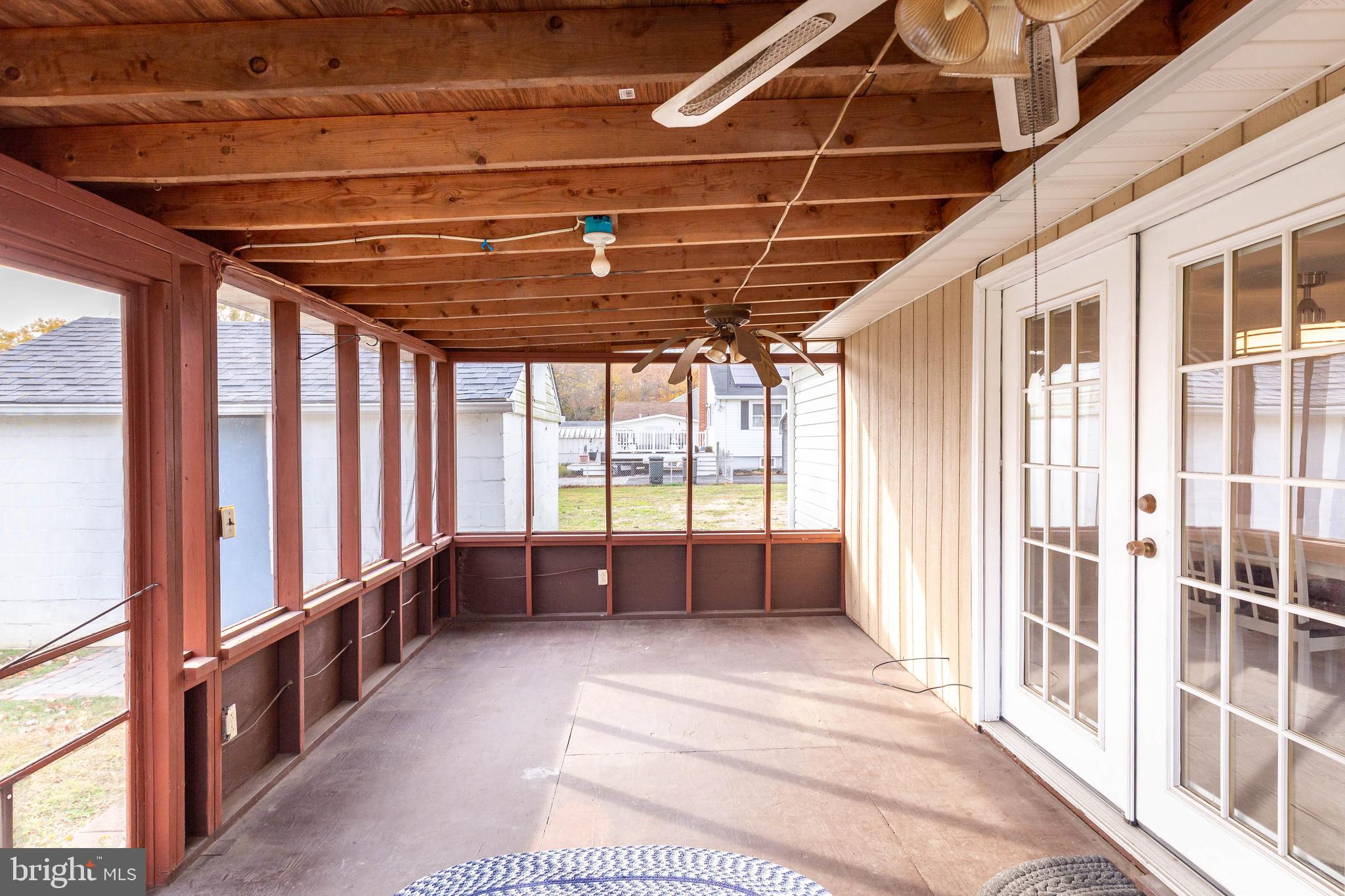 OLIVER BEACH - Residential