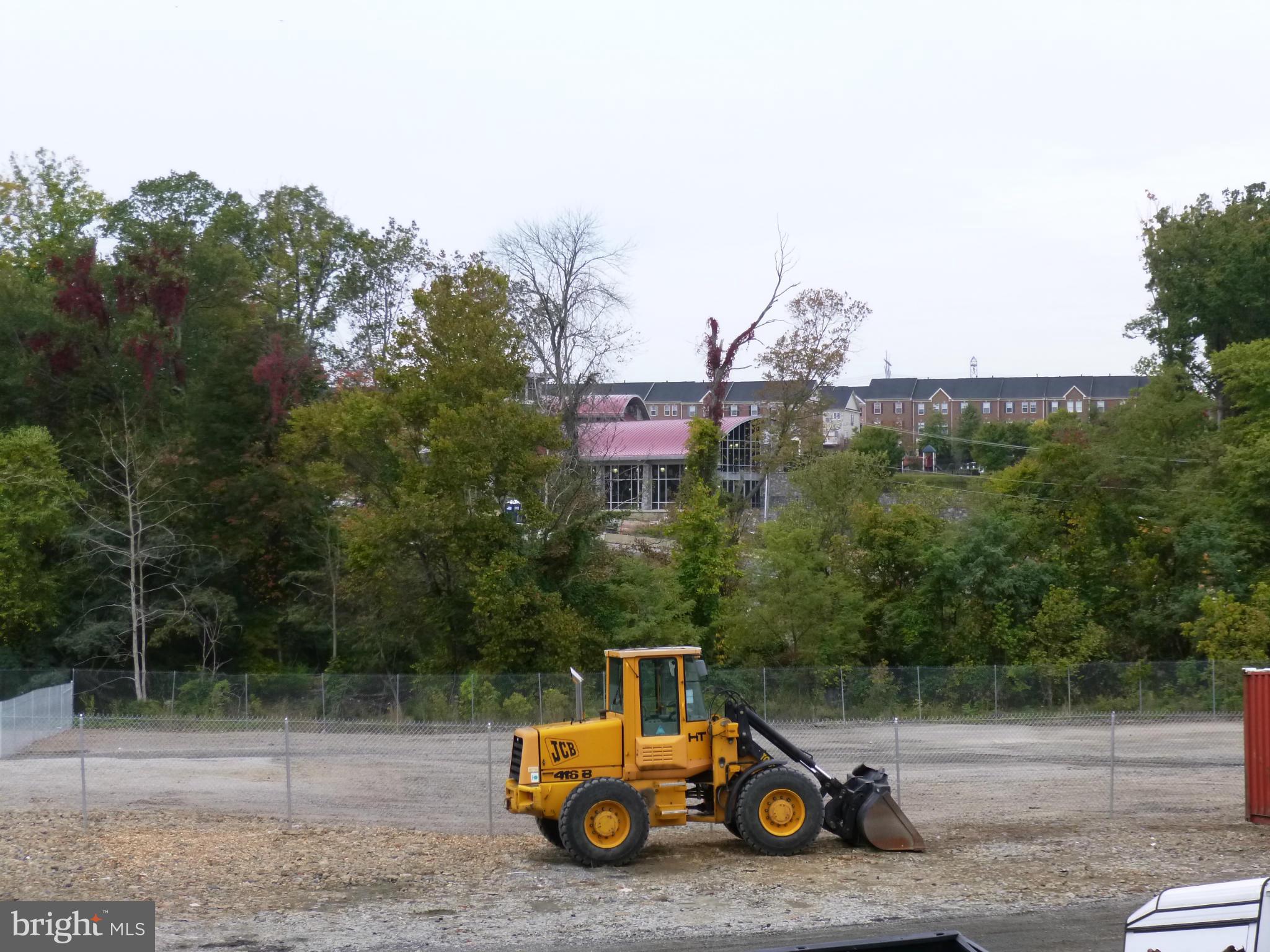 DOUBLE T TOWING & STORAGE - Commercial Lease