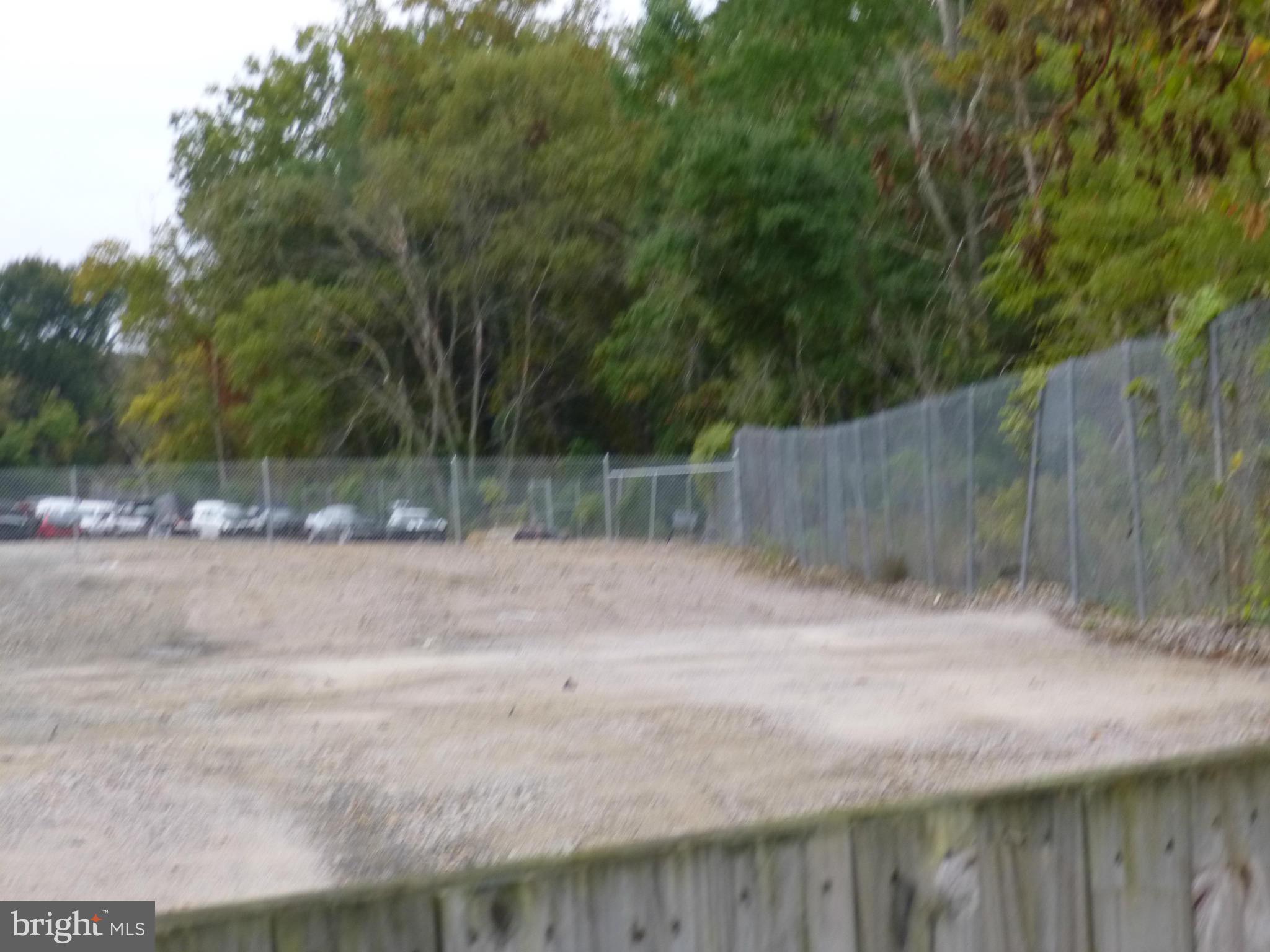 DOUBLE T TOWING & STORAGE - Commercial Lease