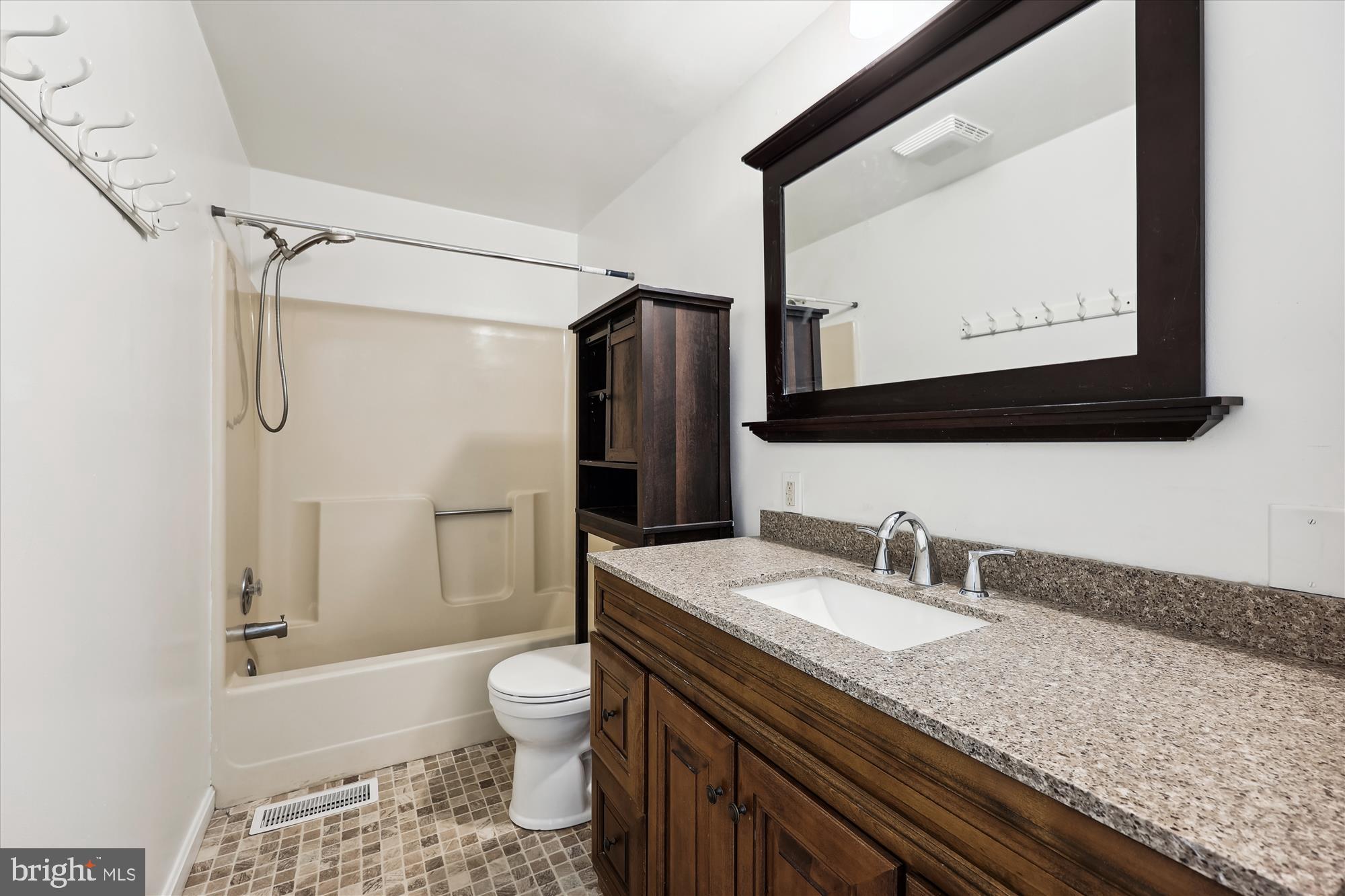 DARNESTOWN OUTSIDE - Residential