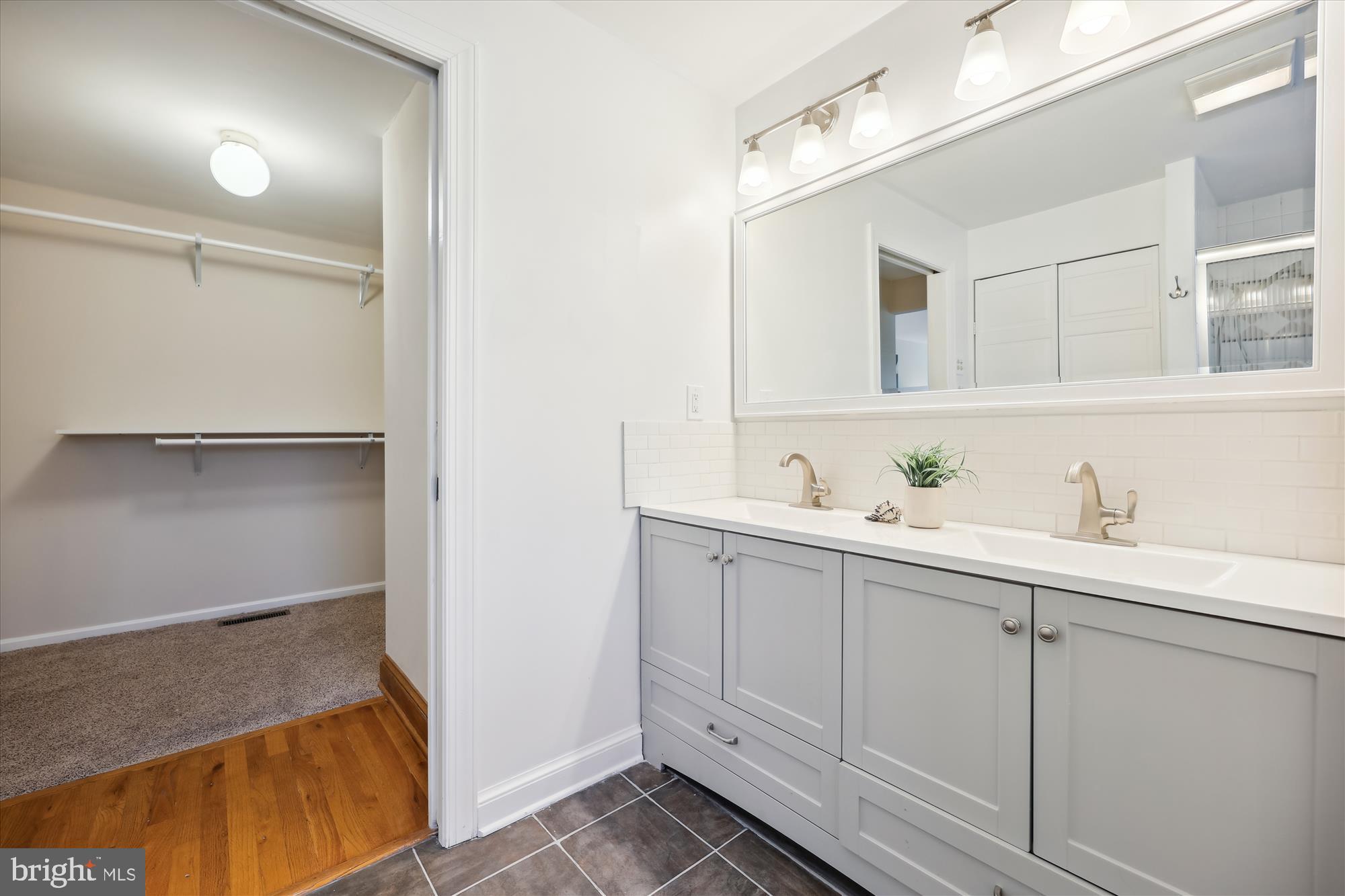 DARNESTOWN OUTSIDE - Residential