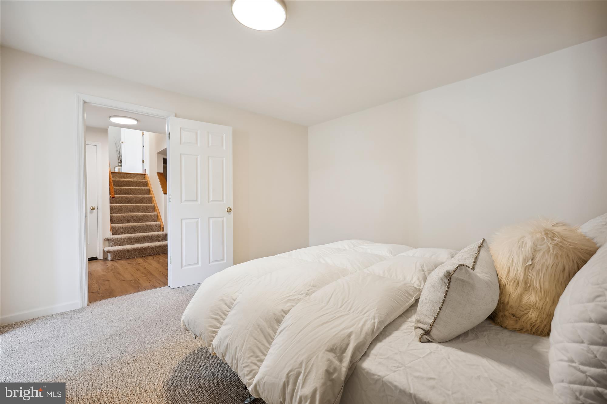 DARNESTOWN OUTSIDE - Residential