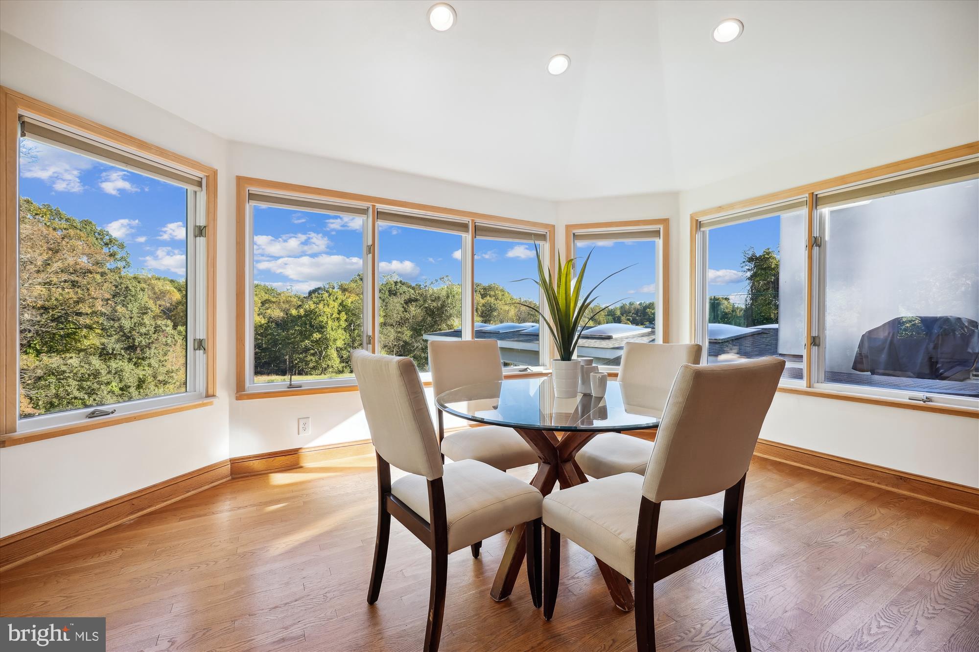 DARNESTOWN OUTSIDE - Residential