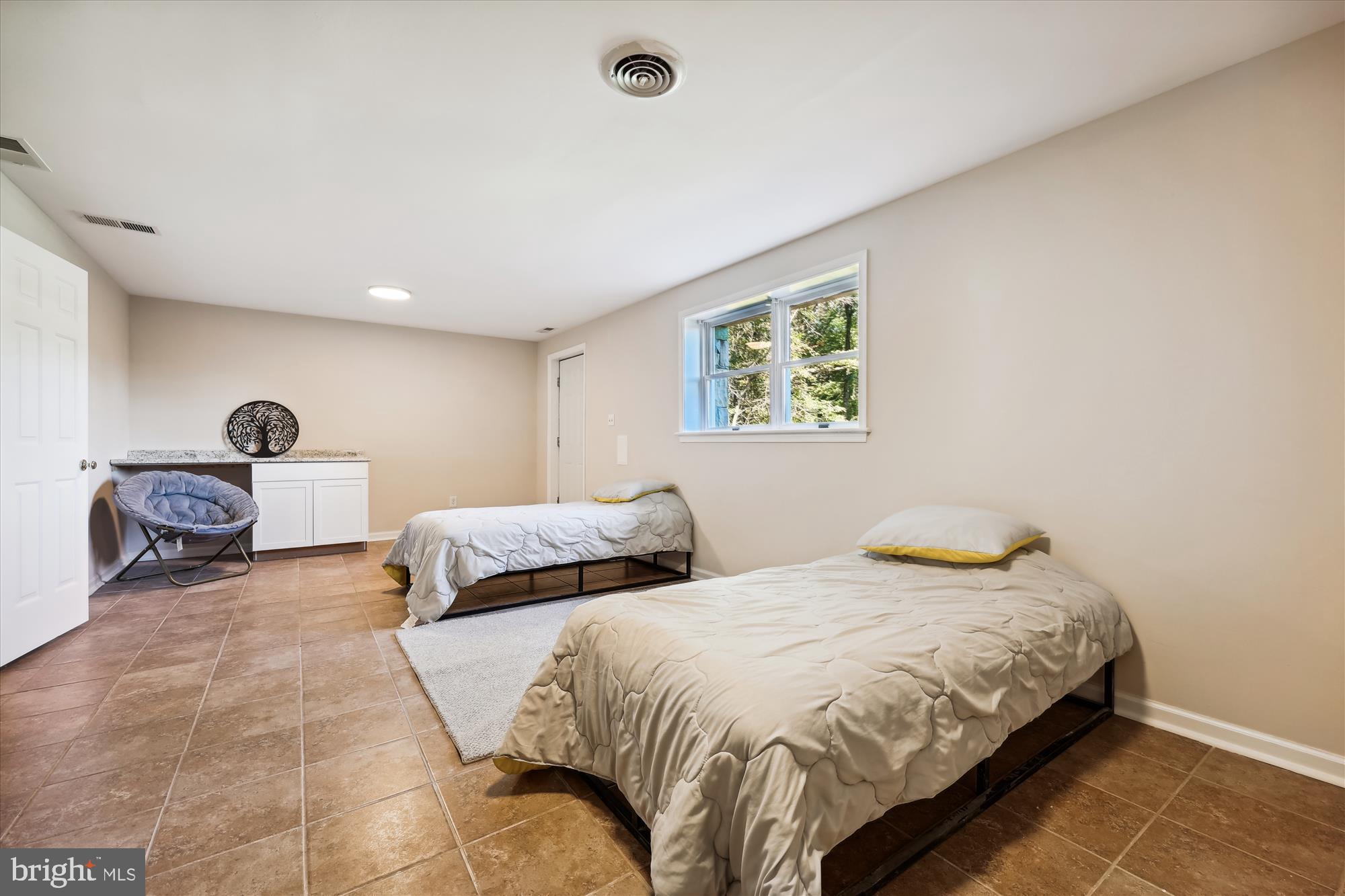 DARNESTOWN OUTSIDE - Residential