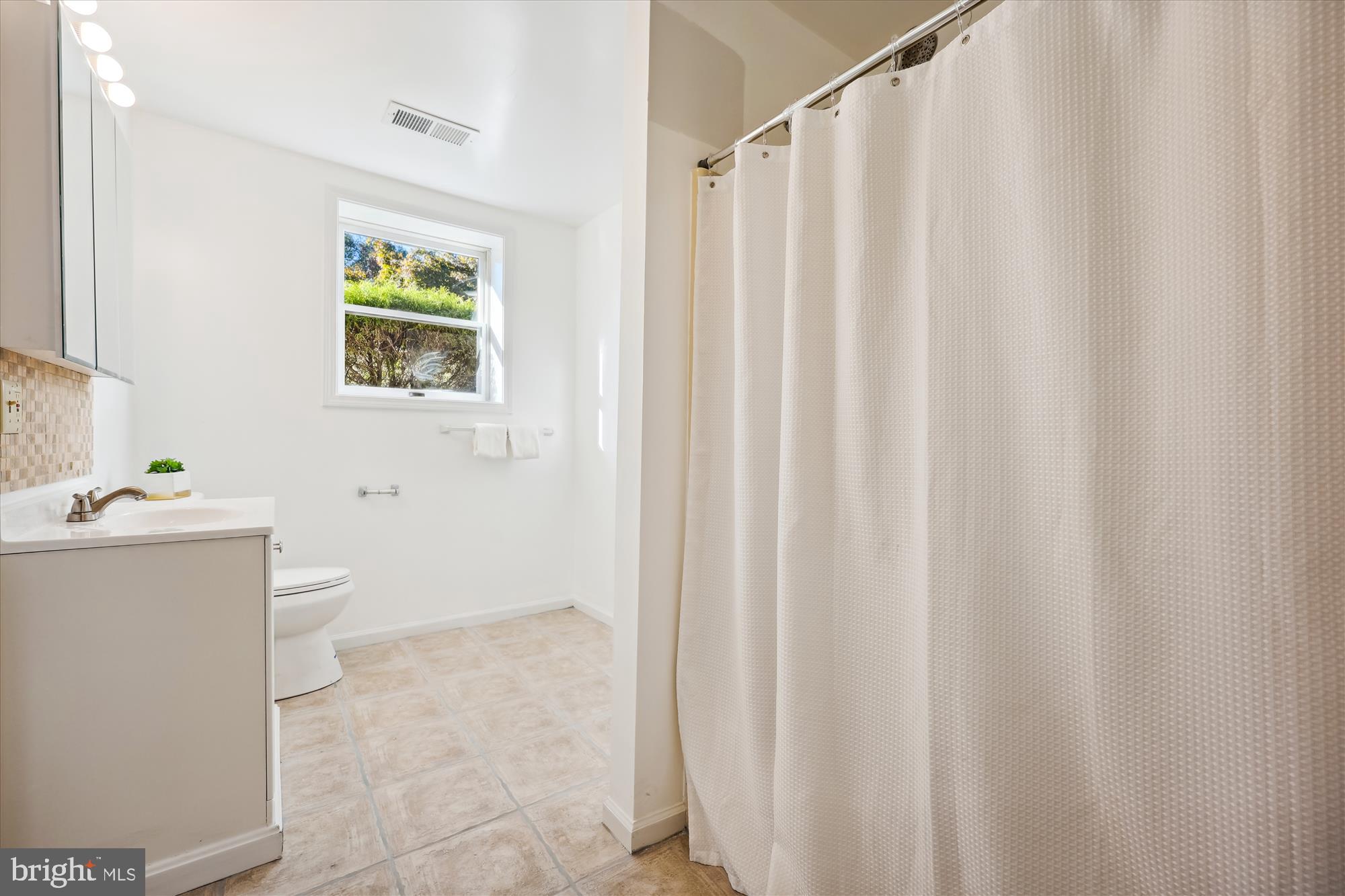 DARNESTOWN OUTSIDE - Residential