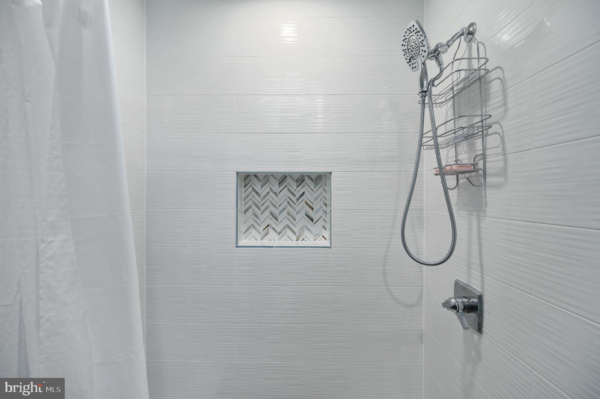 WOODLYNNE COMMUNITY - Residential