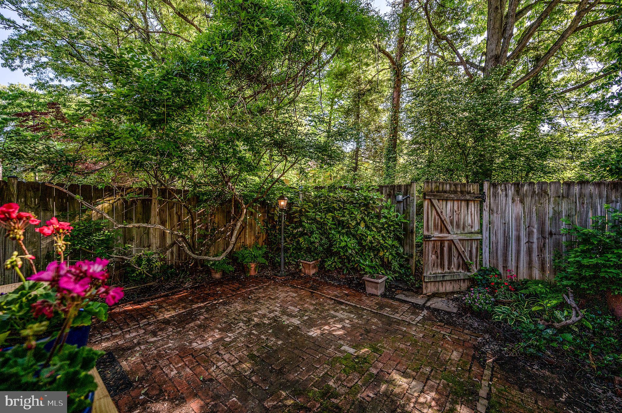 WOODLYNNE COMMUNITY - Residential