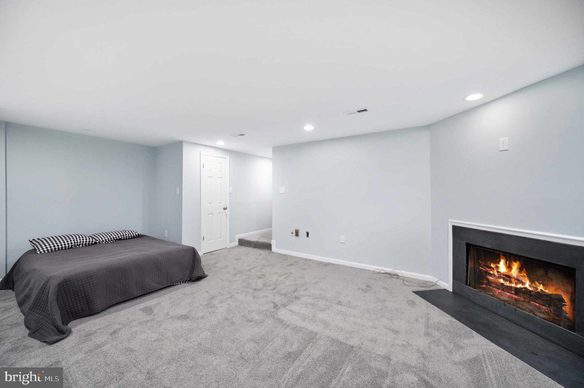 WOODLYNNE COMMUNITY - Residential