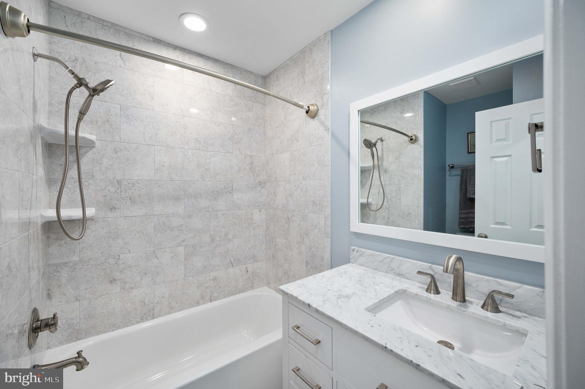 WOODLYNNE COMMUNITY - Residential