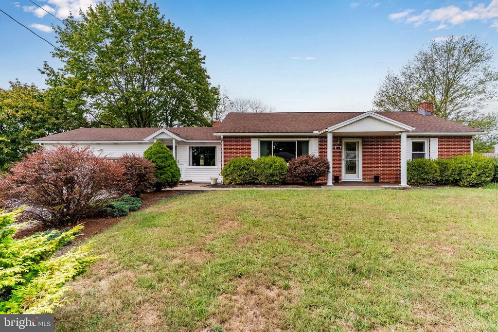 Photo of 622 Chestnut Avenue, HARRISBURG, PA 17112 (MLS # PADA2050410)