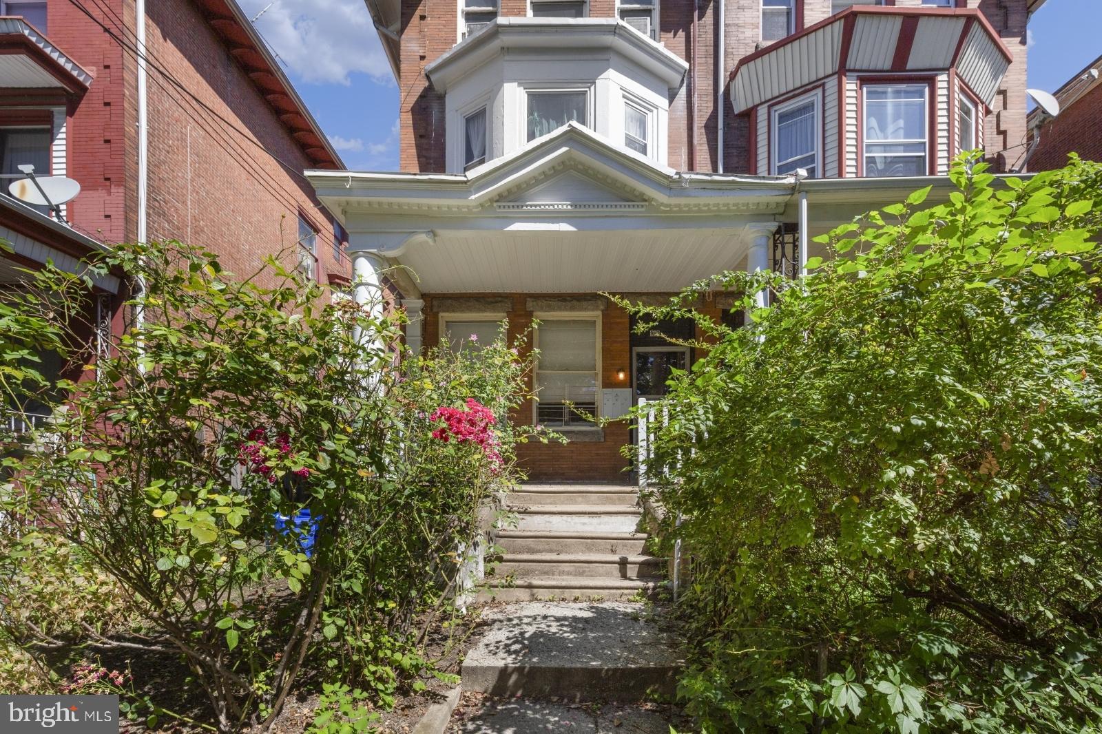 SQUIRREL HILL - Residential Lease