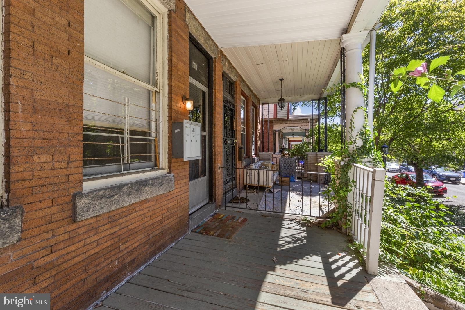 SQUIRREL HILL - Residential Lease