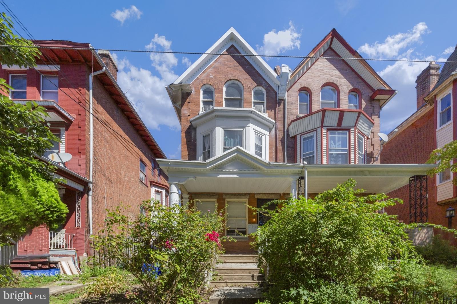 SQUIRREL HILL - Residential Lease