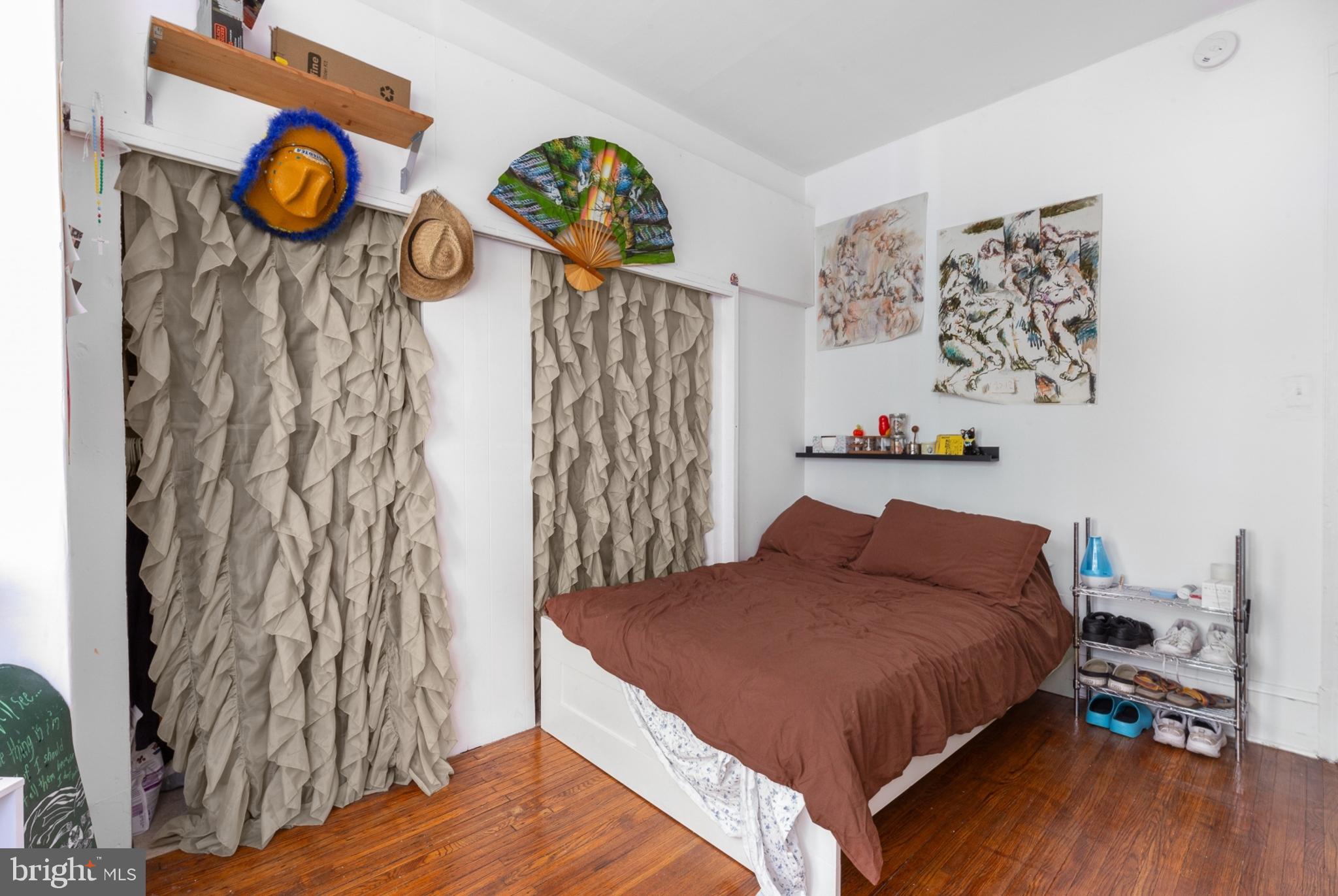 SQUIRREL HILL - Residential Lease