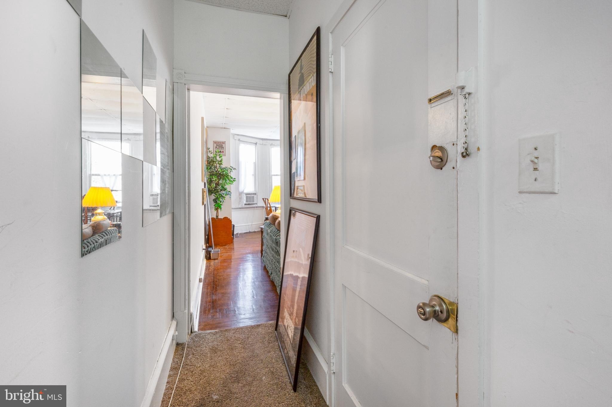 SQUIRREL HILL - Residential Lease