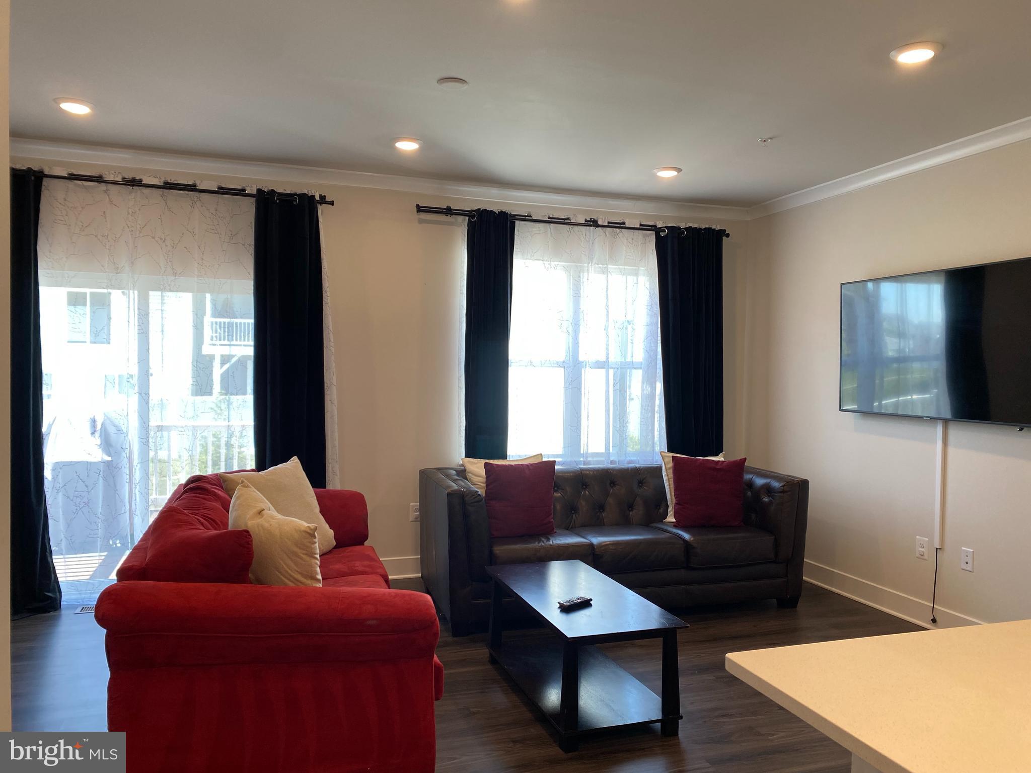 ST CHARLES SUB - Residential Lease